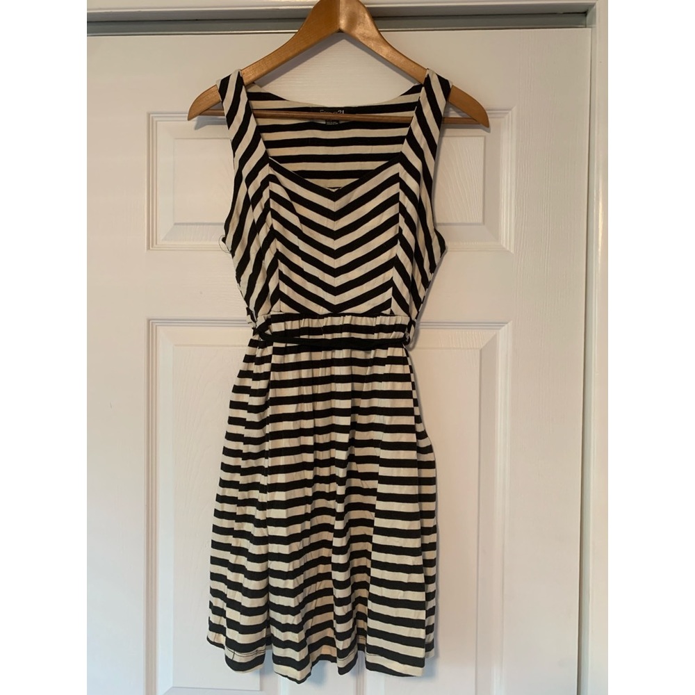🟣Forever 21 cream black stripe tie dress medium